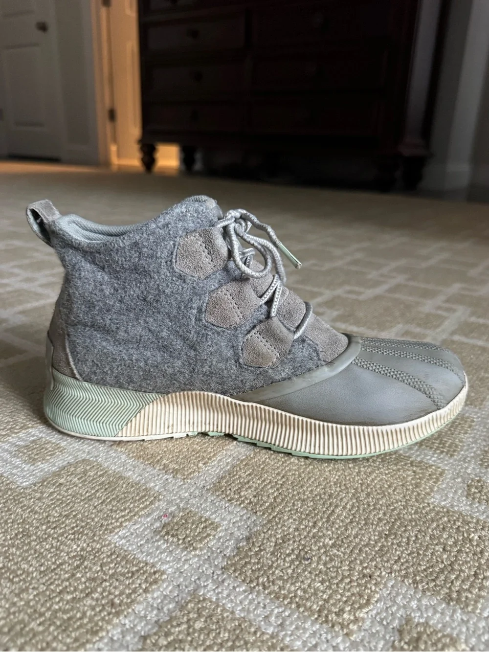 Sorel Out N About III Classic Waterproof Duck Boots Gray Size 8.5
